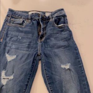 Distressed Crop Spandex Jeans